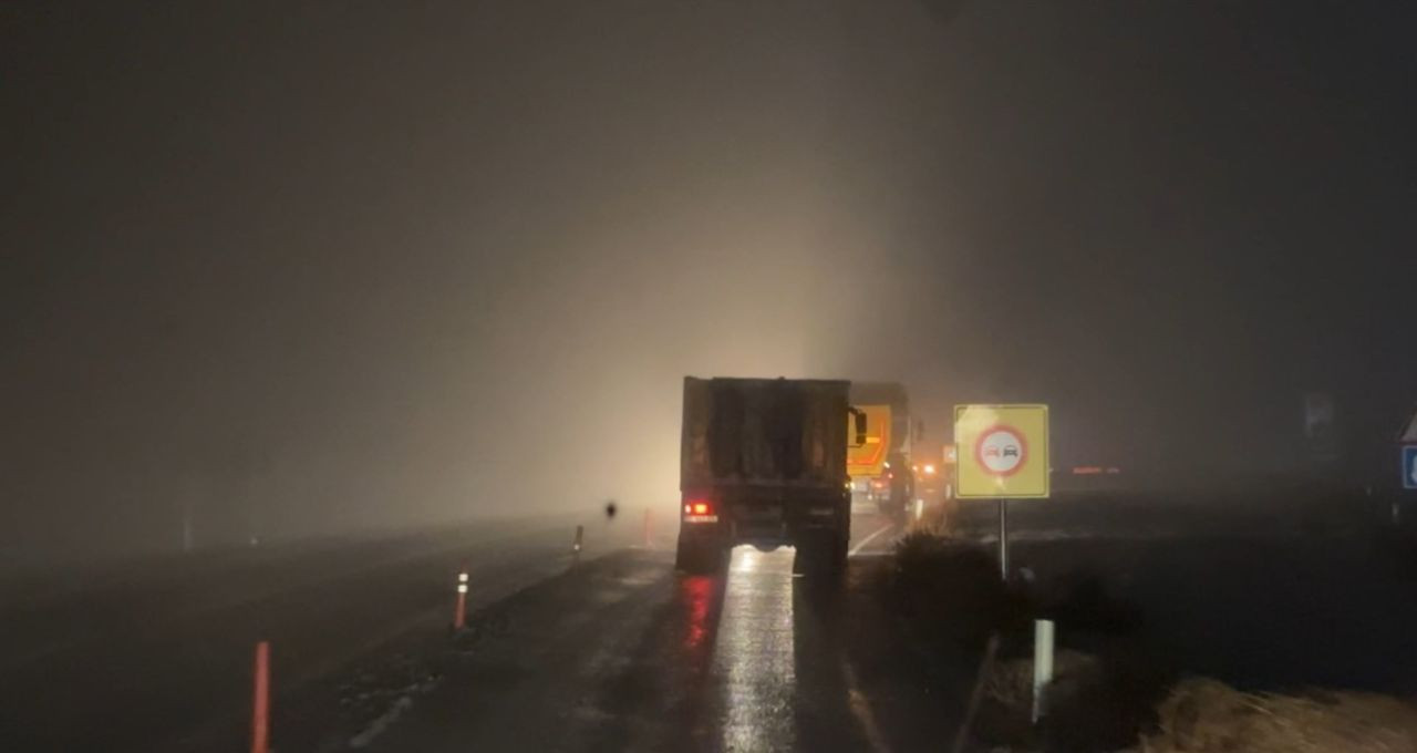 Yüksekova-Van Karayolunda Yoğun Sis Sürücülere Zor Anlar Yaşattı - Sayfa 4