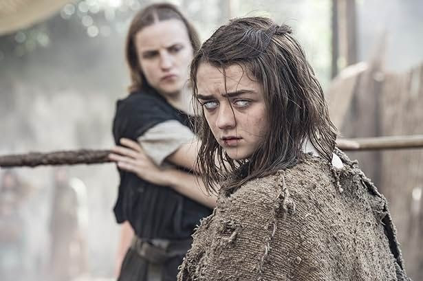 George R.R. Martin, Maisie Williams ile Yeni Proje İpuçları Verdi - Sayfa 1