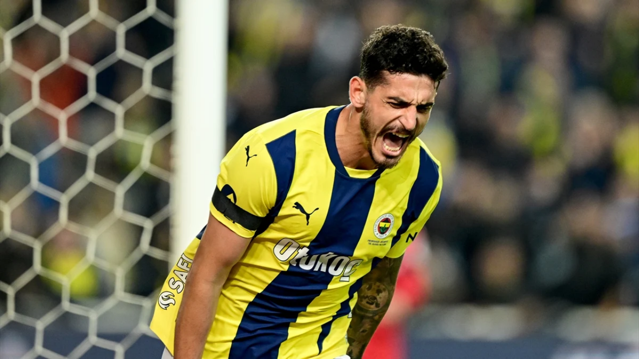 Samet Akaydin, Fenerbahçe'deki İlk Golünü Sivasspor'a Karşı Attı