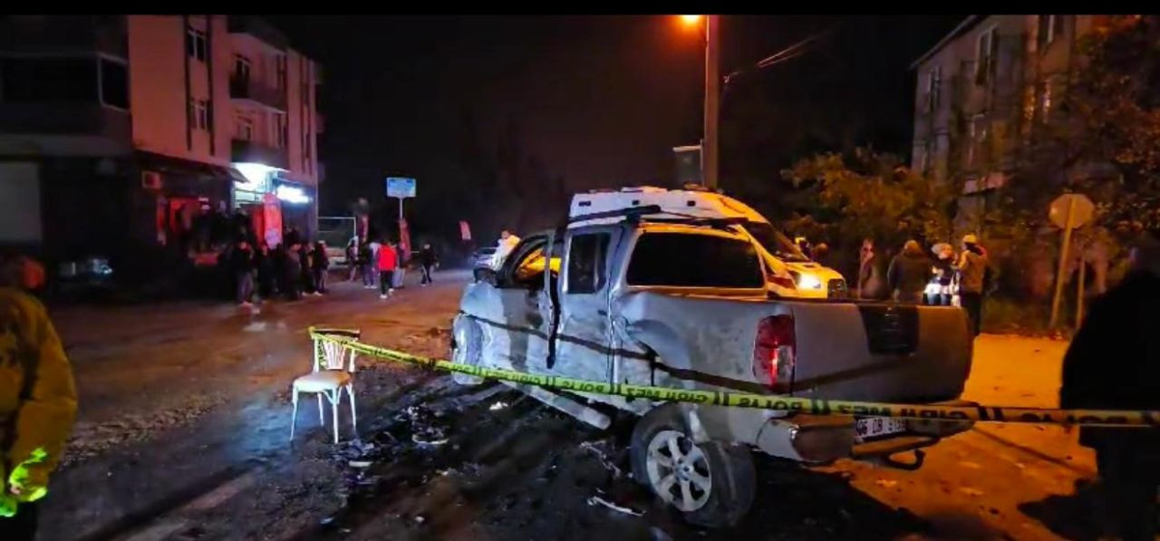 Sakarya'da ambulans ve üç aracın karıştığı zincirleme kaza - Sayfa 1