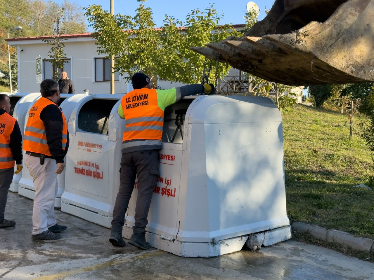 Şişli’den Atakum'a 'çöp konteyneri' desteğiŞişli’den Atakum'a 'çöp konteyneri' desteği - Sayfa 1