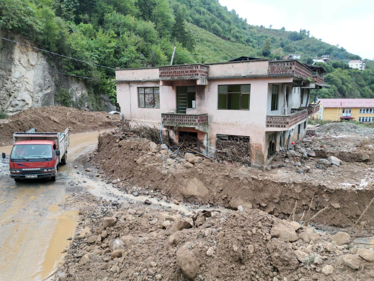 Doğu Karadeniz'deki Dere Yataklarındaki Yapılaşma, Felaket Riskini Artırıyor - Sayfa 5