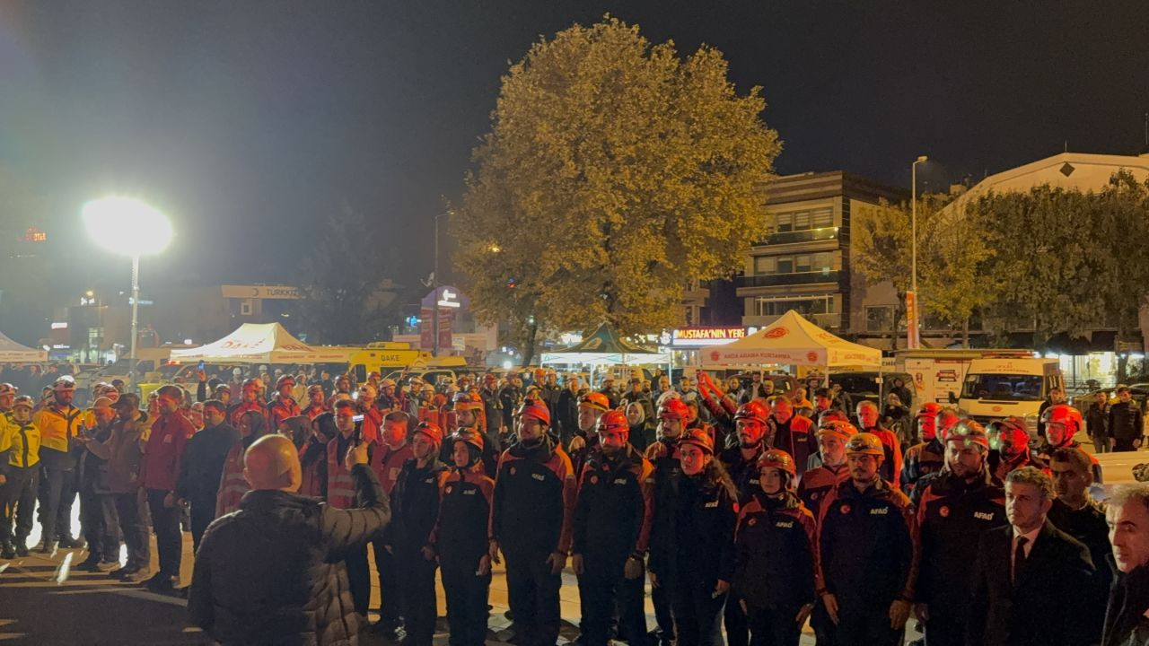 Düzce Depremi'nin 25. Yılında Hayatını Kaybedenler Anıldı - Sayfa 4