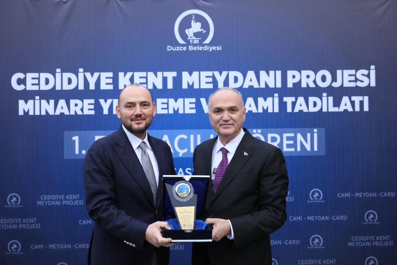 Düzce'de Kent Meydanı Projesi'nin 1. Etabı Hizmete Girdi - Sayfa 4