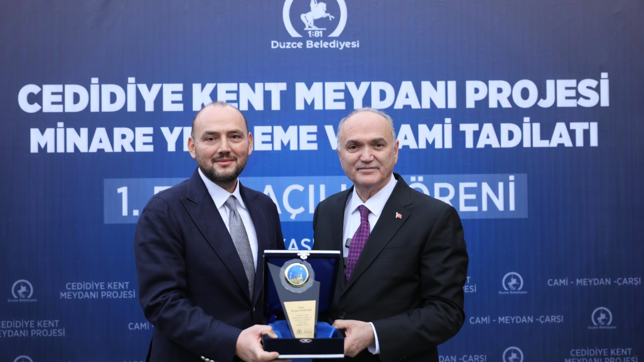 Düzce'de Kent Meydanı Projesi'nin 1. Etabı Hizmete Girdi