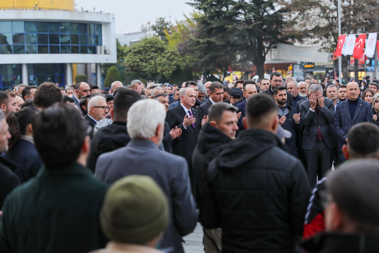 Düzce'de Kent Meydanı Projesi'nin 1. Etabı Hizmete Girdi - Sayfa 5