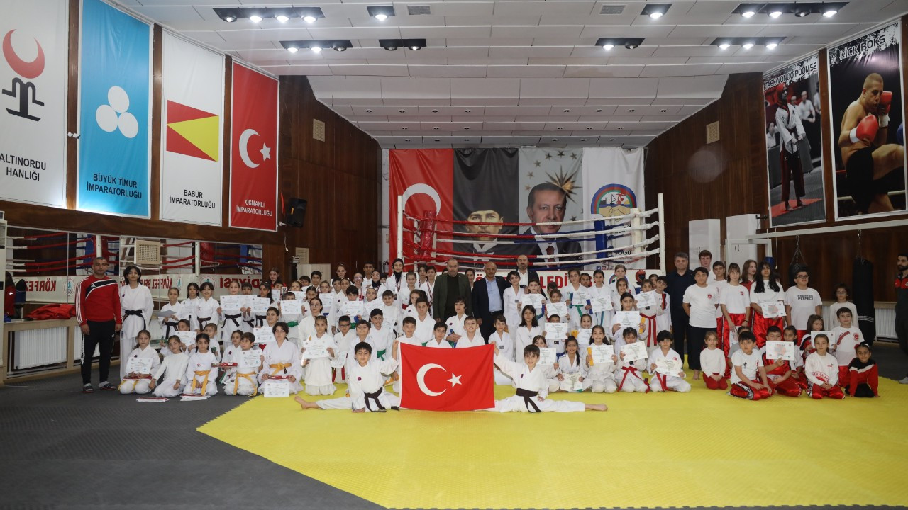 Körfez'de 150 genç sporcu kuşak atladı