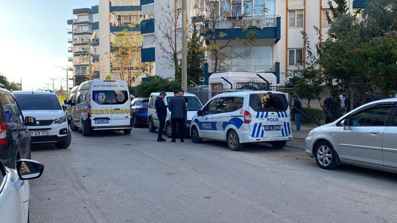 Antalya'da İranlı 3 kardeş yaşadıkları evde ölü bulundu - Sayfa 1