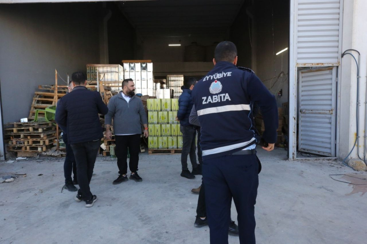 Şanlıurfa'da tonlarca sahte zirai ilaç ve gıda ürünü ele geçirildi - Sayfa 2