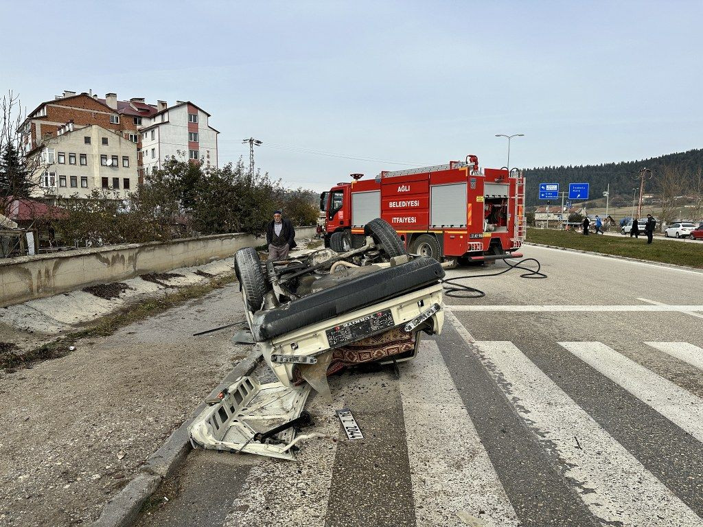 Kastamonu'da Mercedes marka Araçla Çarpışan Fiat-Tofaş araç takla attı - Sayfa 2