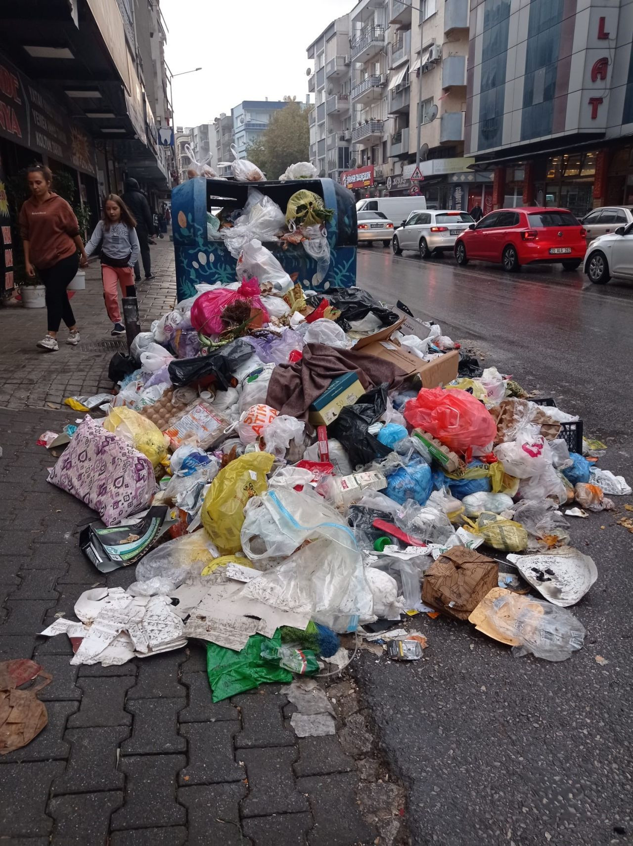 Buca'da Belediye Çalışanları Greve Gitti, Çöp Yığınları Sokakları Kapladı - Sayfa 3