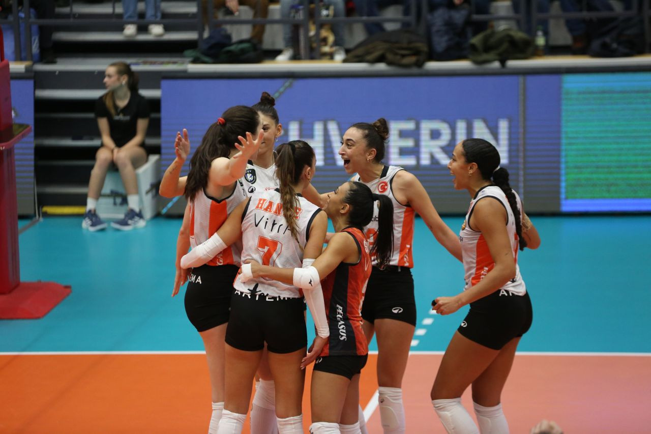 Eczacıbaşı Dynavit, Almanya'da Set Vermedi: 3-0 Galip - Sayfa 4