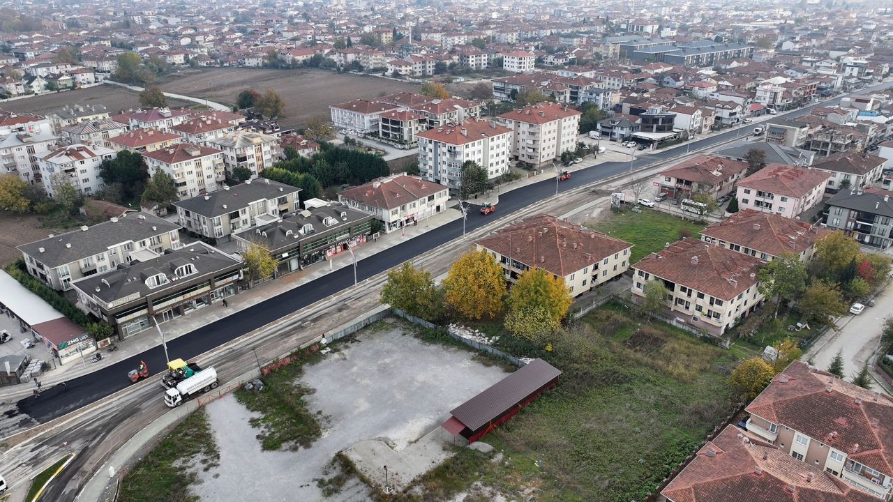 Büyükşehir’in çalışmalarıyla O caddeye modern yüz - Sayfa 1