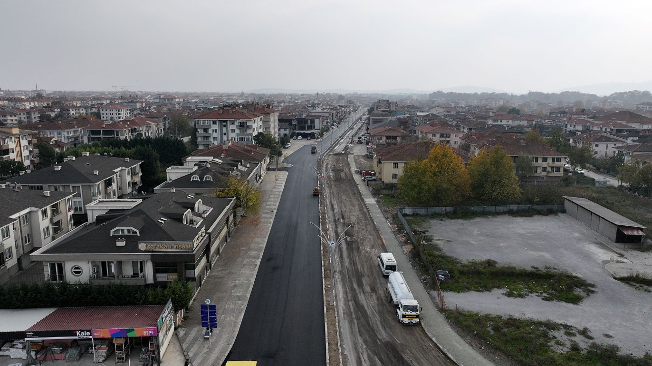 Büyükşehir’in çalışmalarıyla O caddeye modern yüz