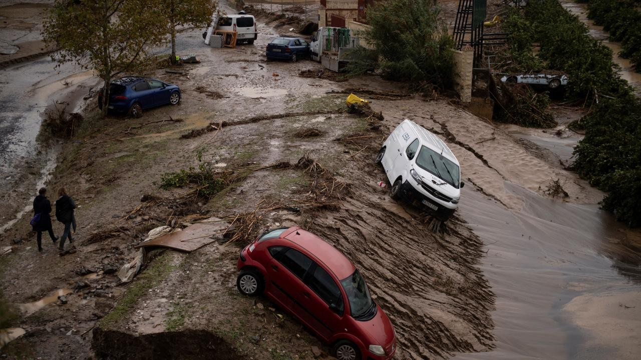 İspanya'da sel felaketi: Binlerce kişi tahliye edildi