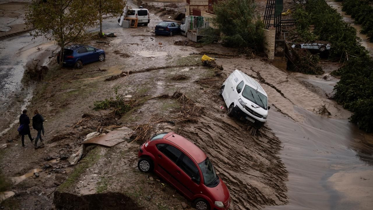 İspanya'da sel felaketi: Binlerce kişi tahliye edildi - Sayfa 12