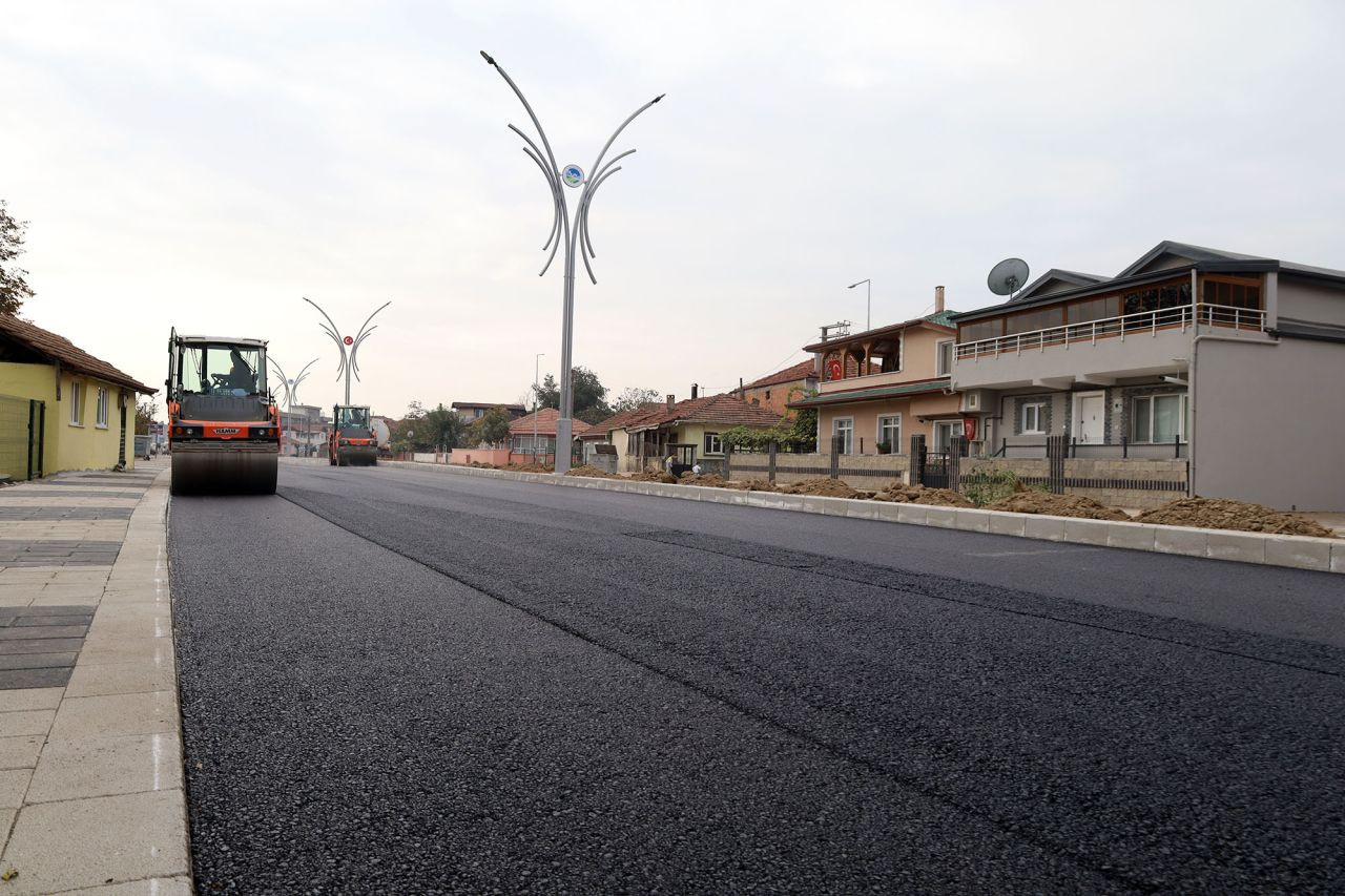 Büyükşehir’in çalışmalarıyla O caddeye modern yüz - Sayfa 8