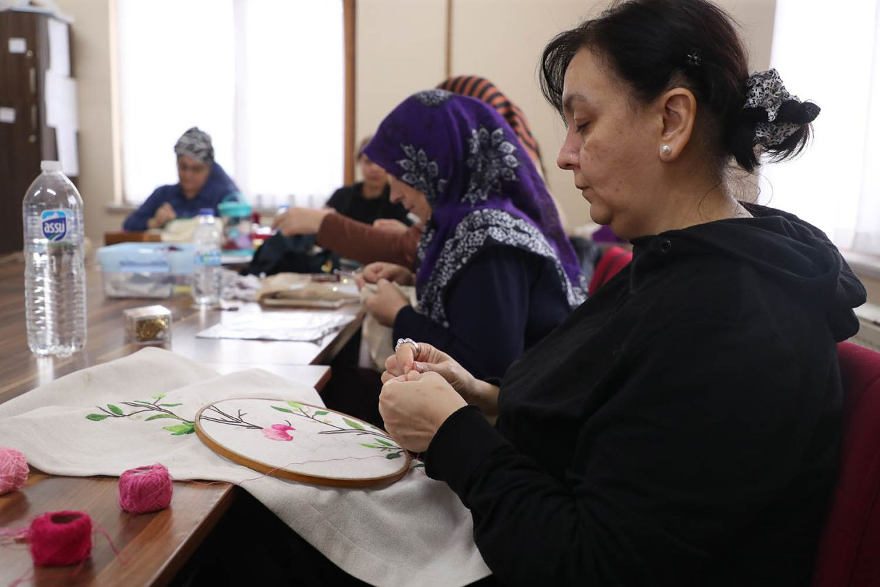 SAMEK'te Aile Bütçesine Katkı ve Geleceğe Yön Veren Eğitimler - Sayfa 12