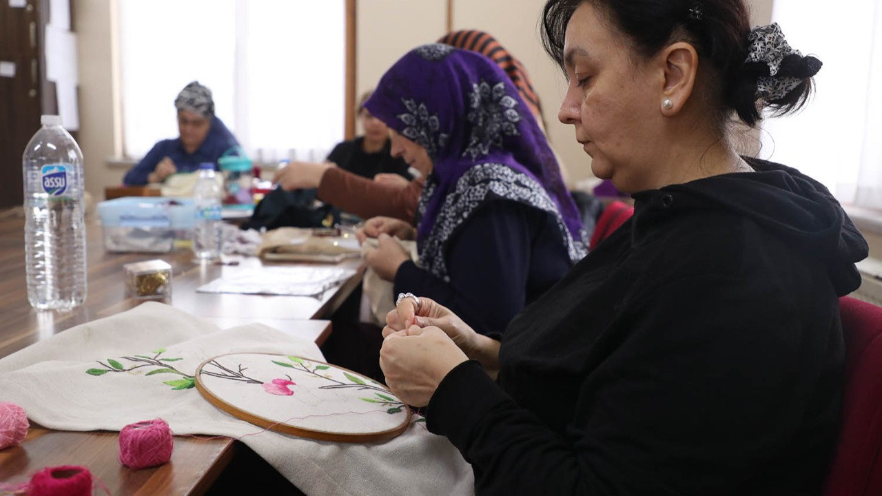 SAMEK'TE Aile Bütçesine Katkı ve Geleceğe Yön Veren Eğitimler