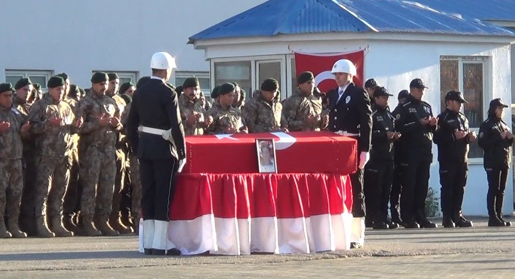 Atış eğitimi sırasında şehit olan polis için tören düzenlendi - Sayfa 3