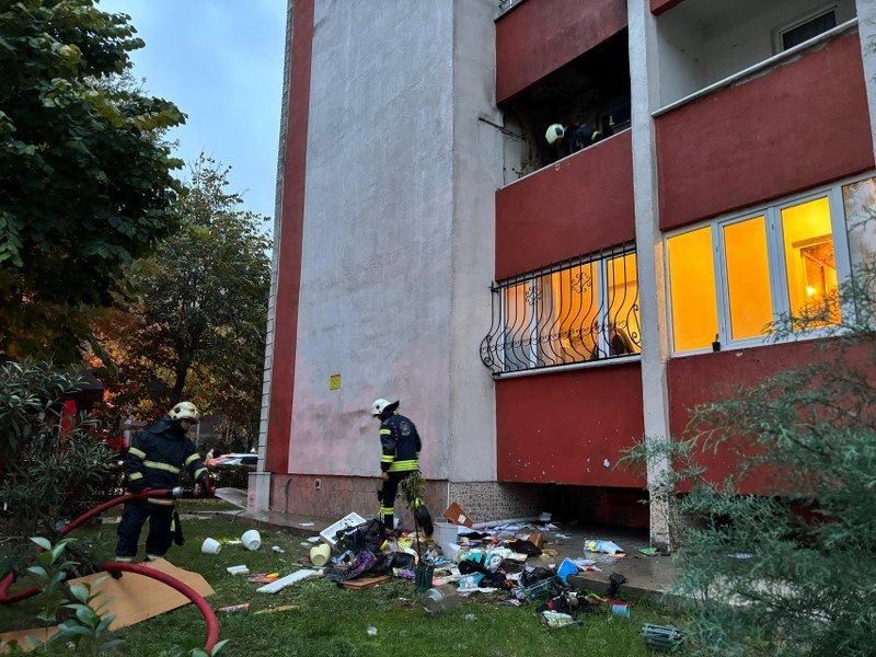 Evinin Balkonunda Eşyalar Tutuştu: İtfaiye Zor Yetişti - Sayfa 4