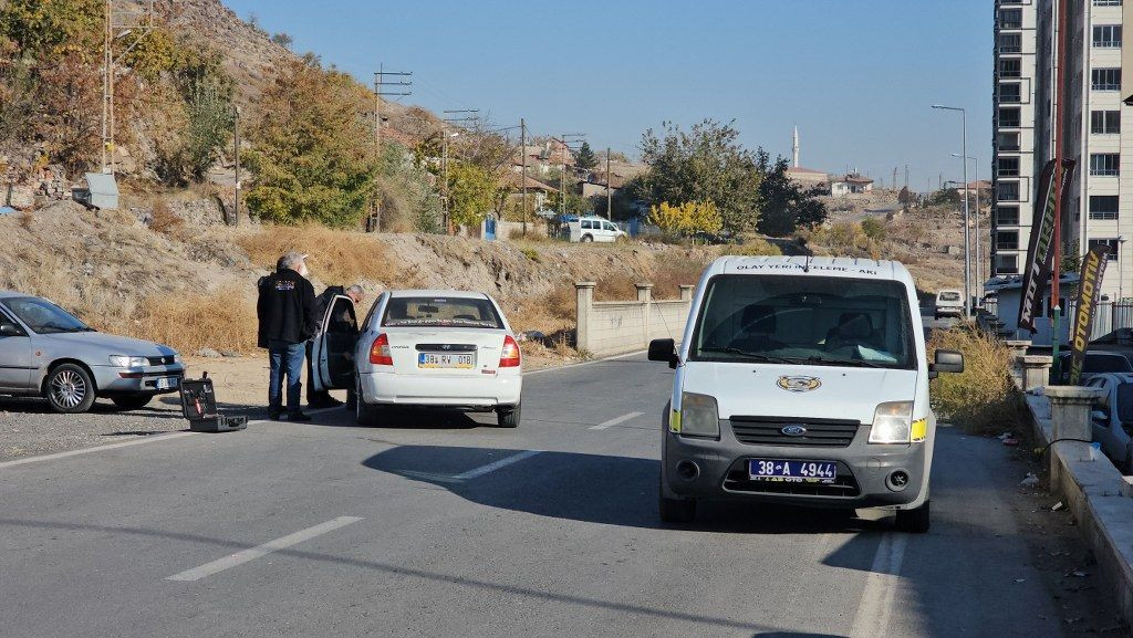 Kayseri'de bıçaklı kavga: 13 yaşındaki çocuk ağır yaralandı - Sayfa 5