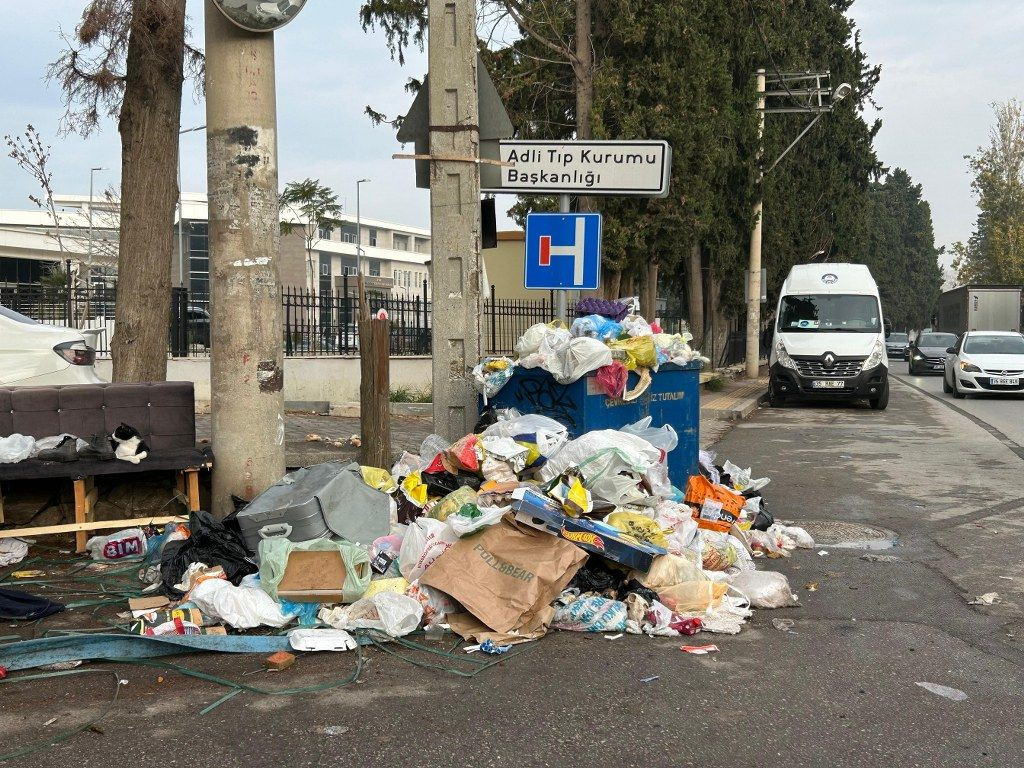 Buca'nın caddeleri çöp ve kokudan geçilmiyor - Sayfa 6