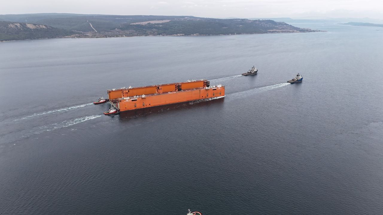 Dev Yüzer Havuz ‘Dourado' Çanakkale Boğazı'ndan geçiyor - Sayfa 9