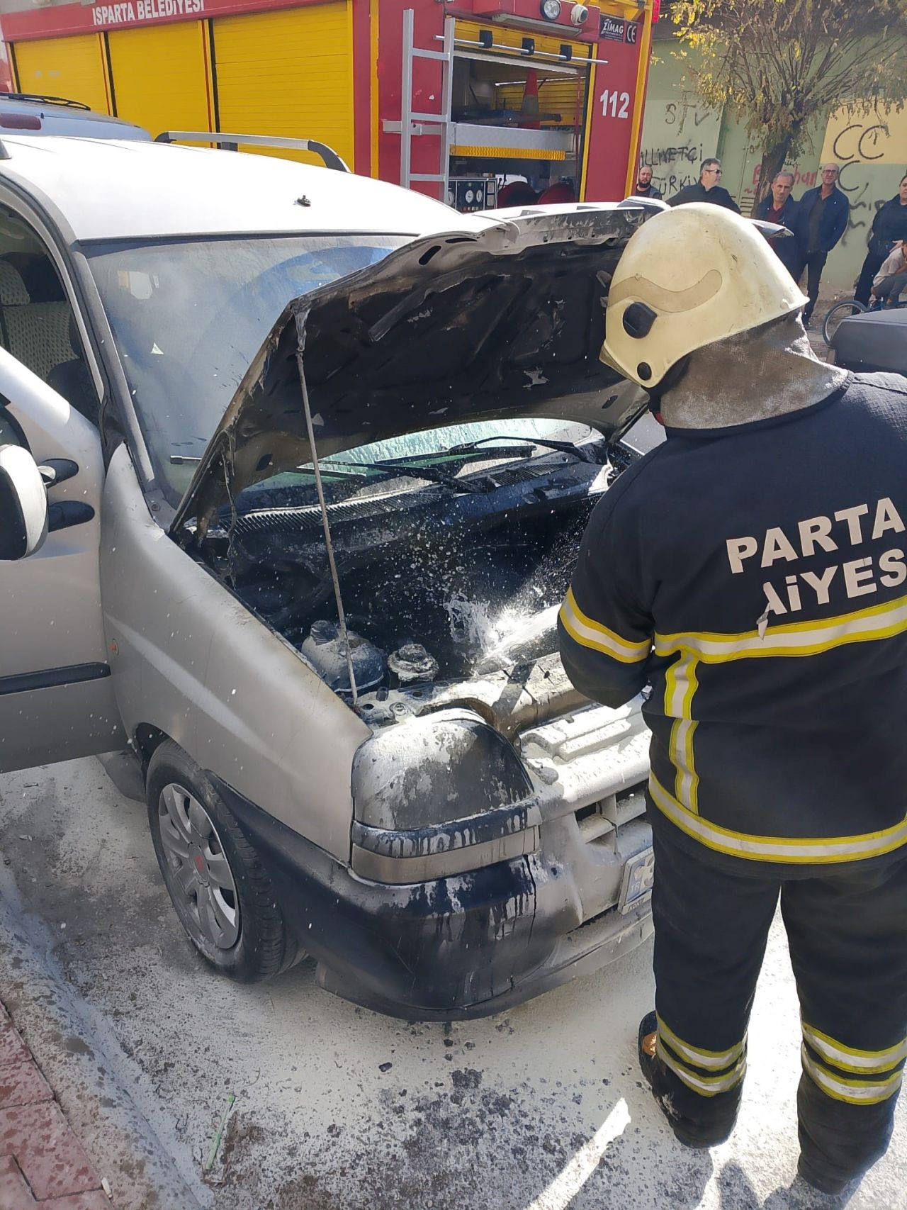 Isparta'da seyir halindeki araç aniden alev aldı - Sayfa 5