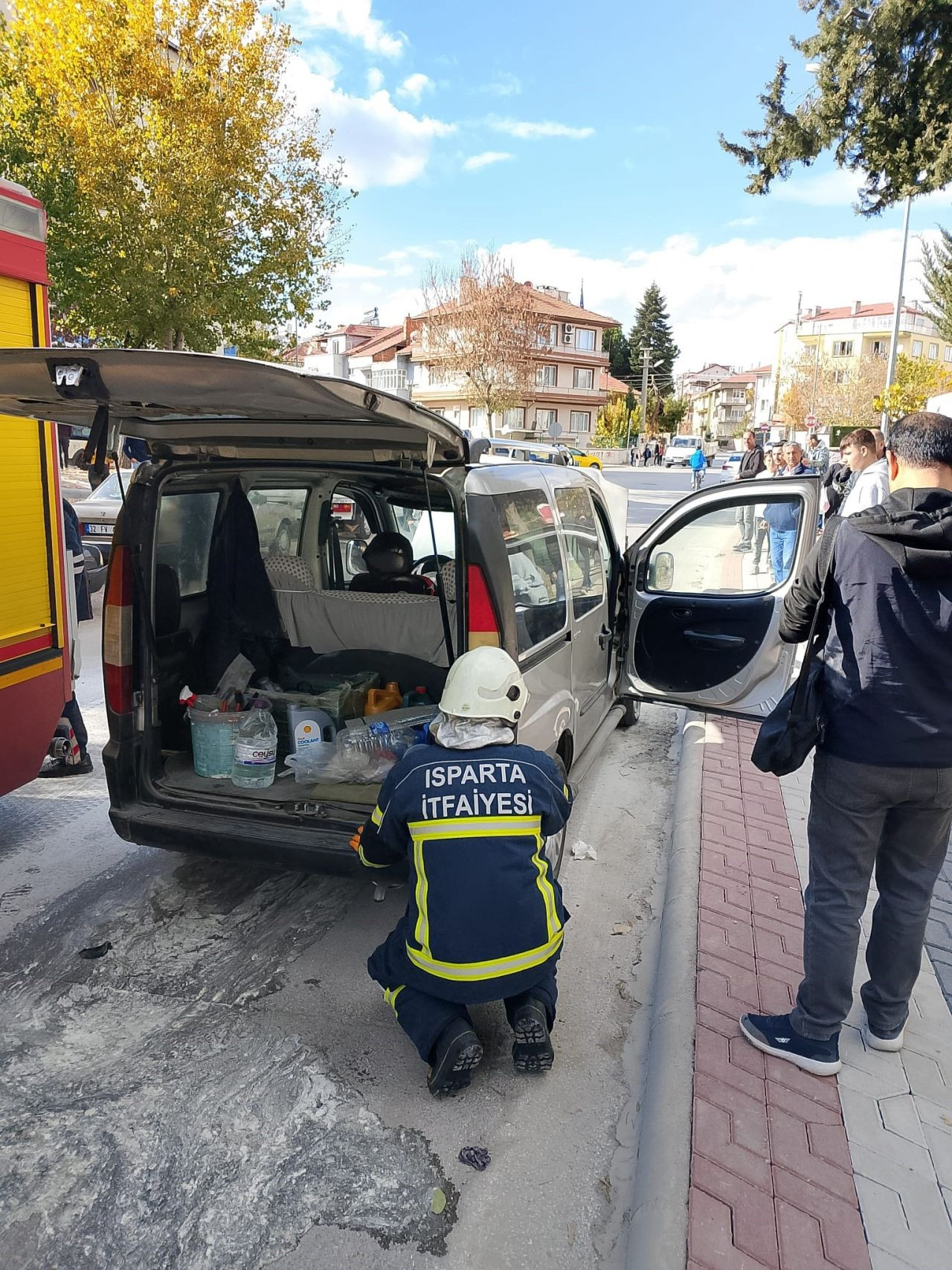 Isparta'da seyir halindeki araç aniden alev aldı - Sayfa 4