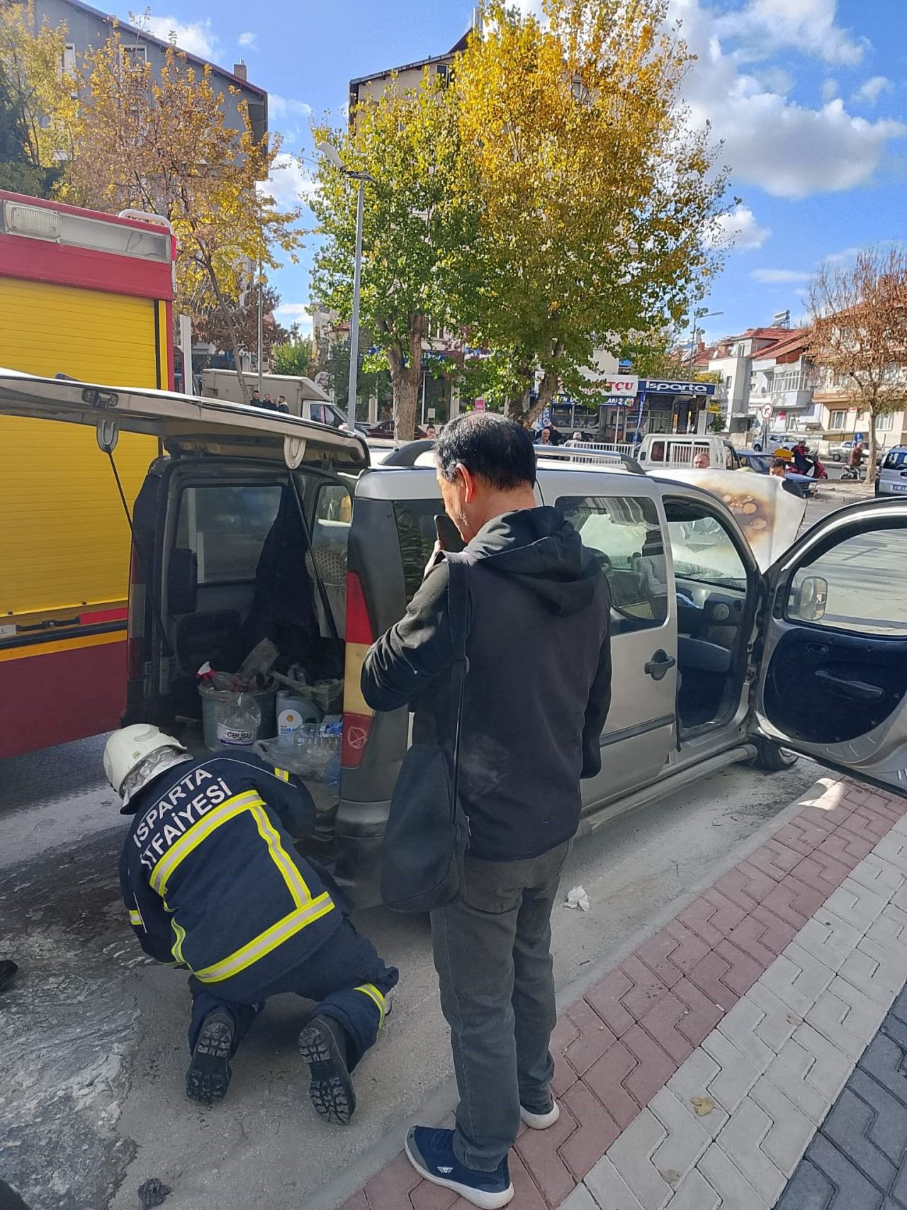 Isparta'da seyir halindeki araç aniden alev aldı - Sayfa 3