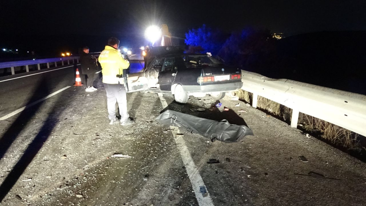 Kütahya'da Otomobil ile İş Makinası Çarpıştı: 1 Ölü, 4 Yaralı - Sayfa 3