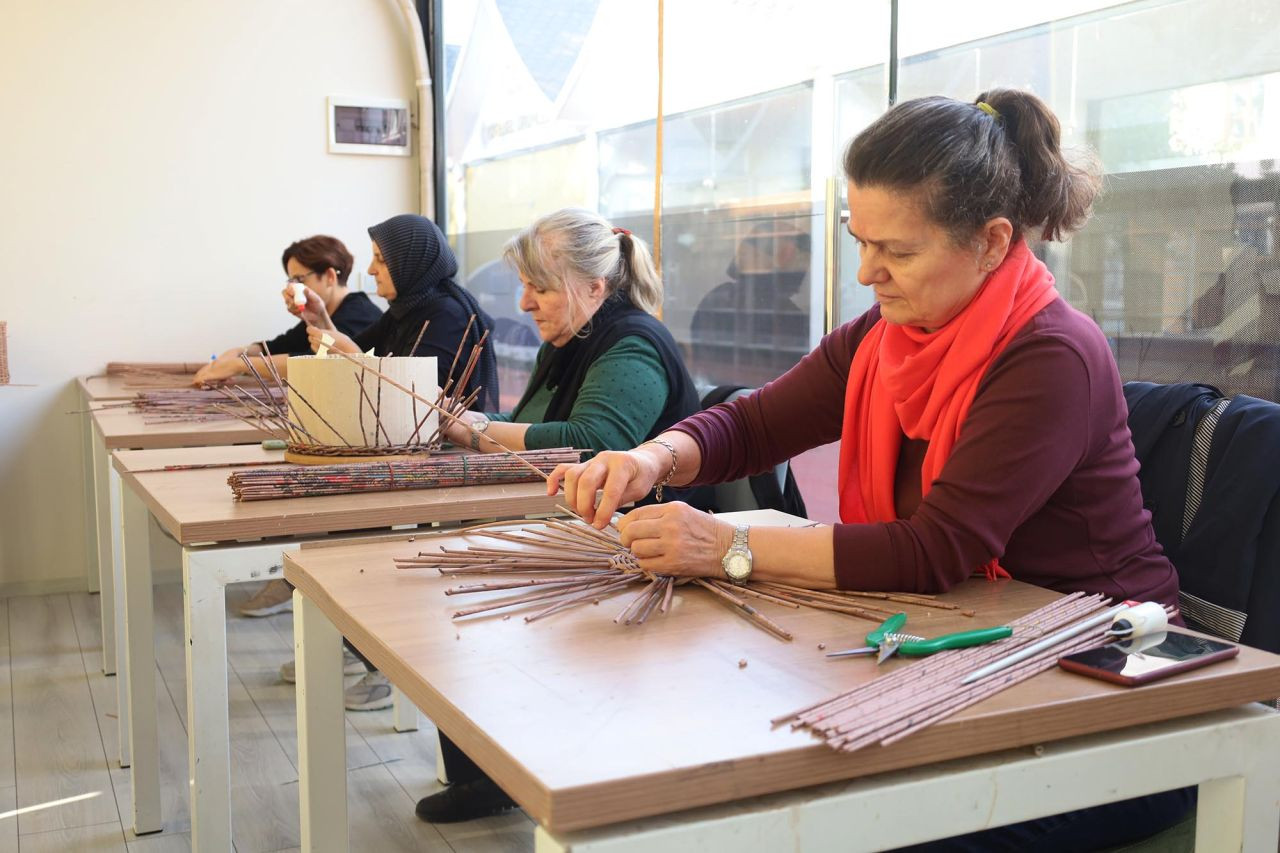 Atıklar, SAMEK'te Sanata Dönüşüyor: Çevre Dostu Proje Hayata Geçiyor - Sayfa 1