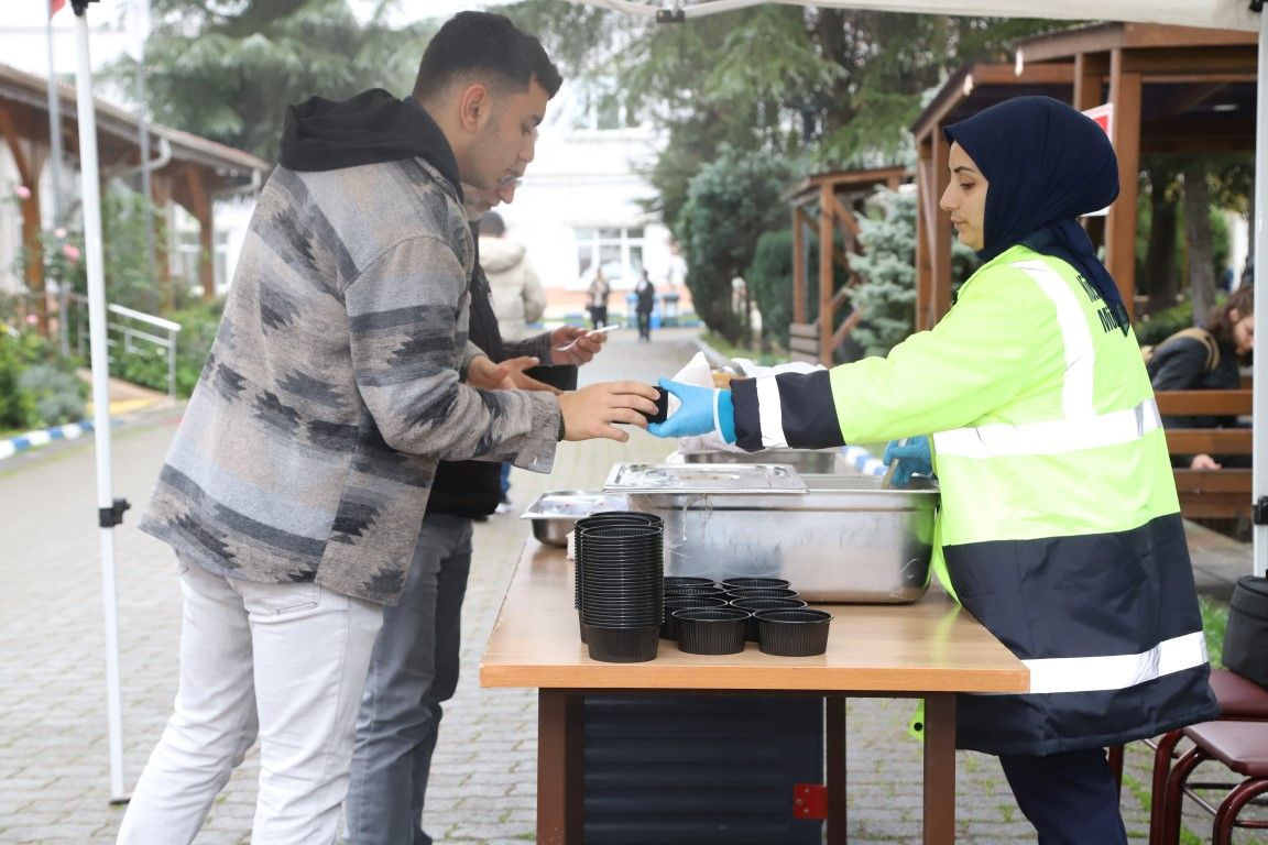 Hendek Belediyesi'nden vize haftasında anlamlı destek: Sınava girerken sıcak çorban seni bekliyor - Sayfa 4