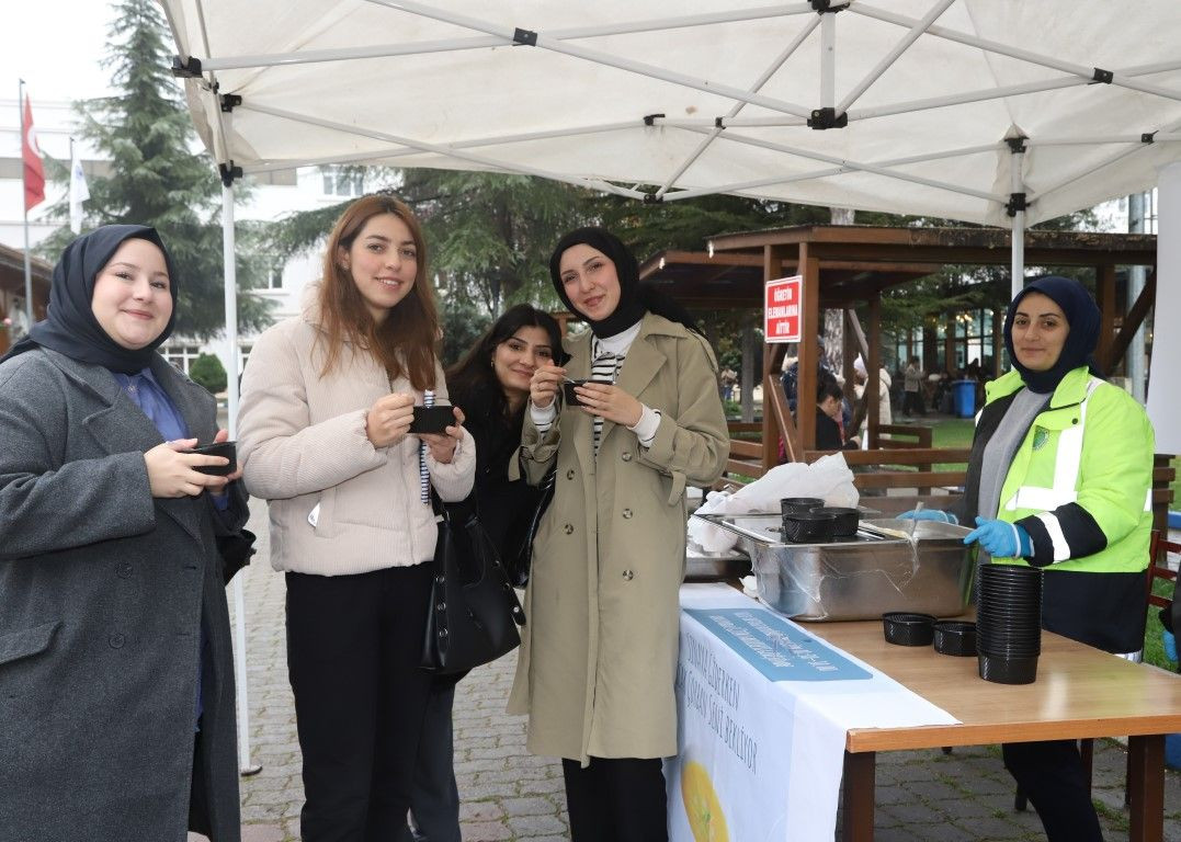 Hendek Belediyesi'nden vize haftasında anlamlı destek: Sınava girerken sıcak çorban seni bekliyor - Sayfa 1