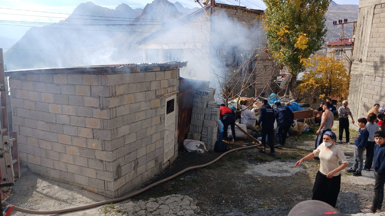 Hakkari’de tandır evi yangını