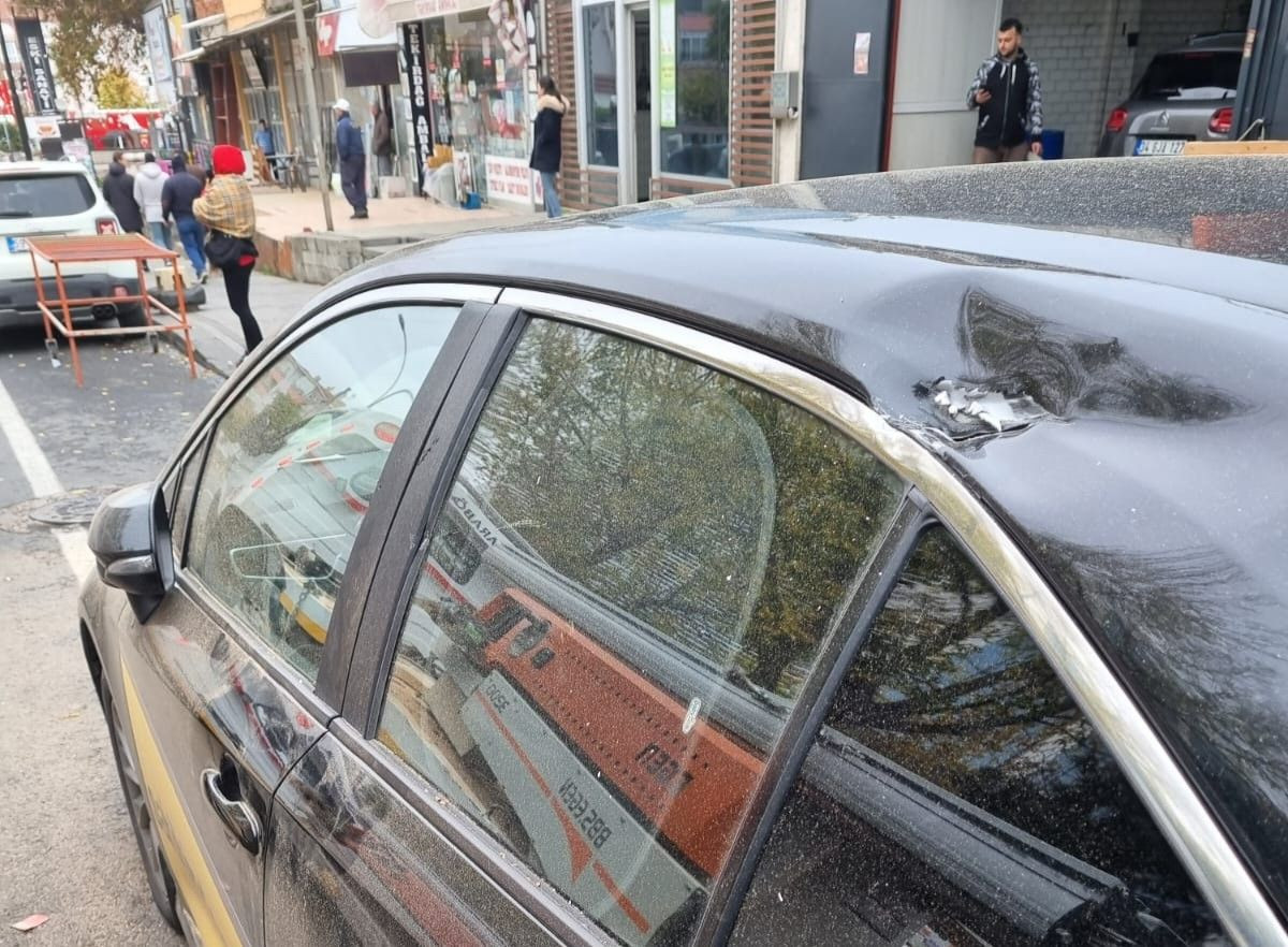 Kamyonetteki bıçkı makinesi otomobilin üzerine düştü - Sayfa 5