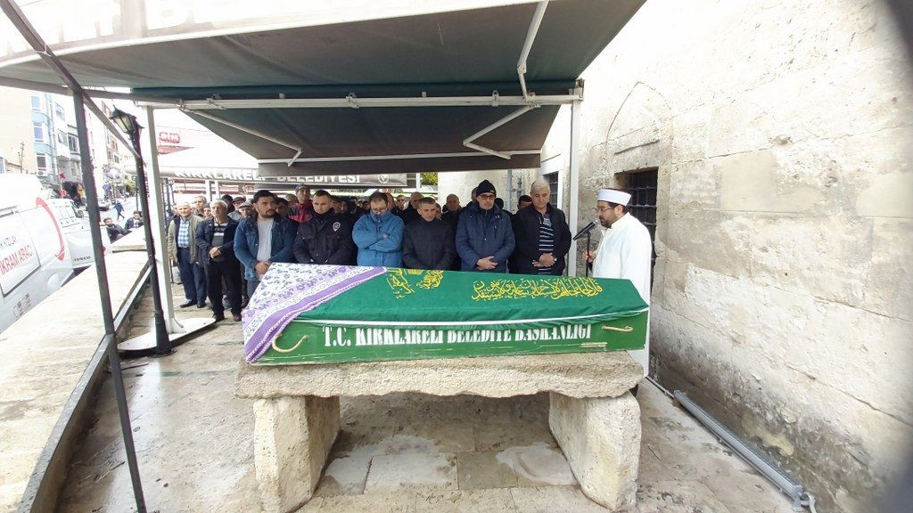 Kocası tarafından balta ile öldürülen kadın son yolculuğuna uğurlandı - Sayfa 6