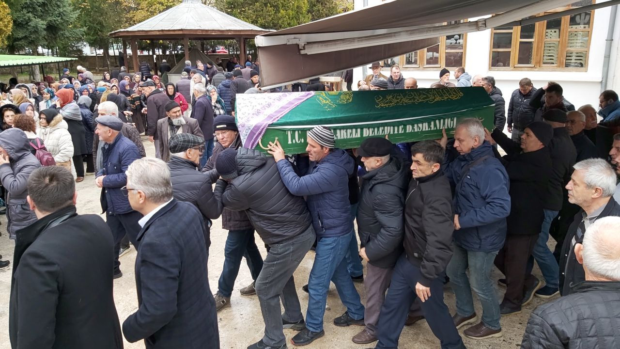 Kocası tarafından balta ile öldürülen kadın son yolculuğuna uğurlandı - Sayfa 3