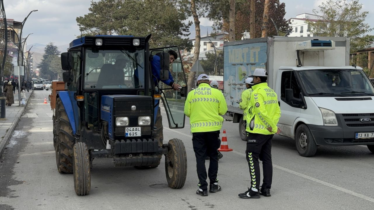 Tatvan’da Kış Lastiği Denetimi Başladı - Sayfa 1