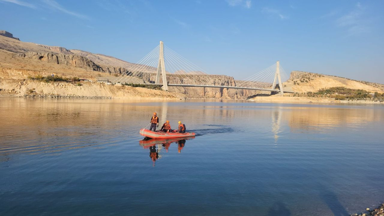 Adıyaman'da Kayıp Genç İçin Arama Çalışmaları Devam Ediyor - Sayfa 8