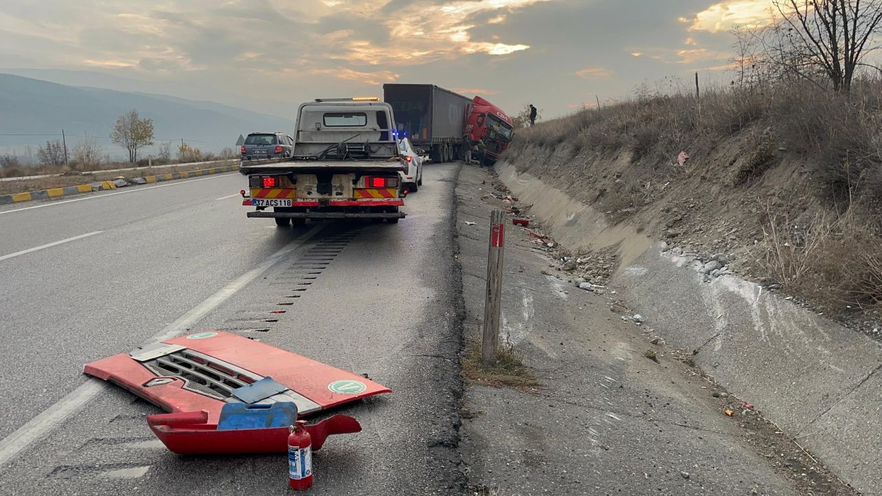 D100 Karayolu’nda Makaslayan Tır Trafiği Aksattı - Sayfa 5