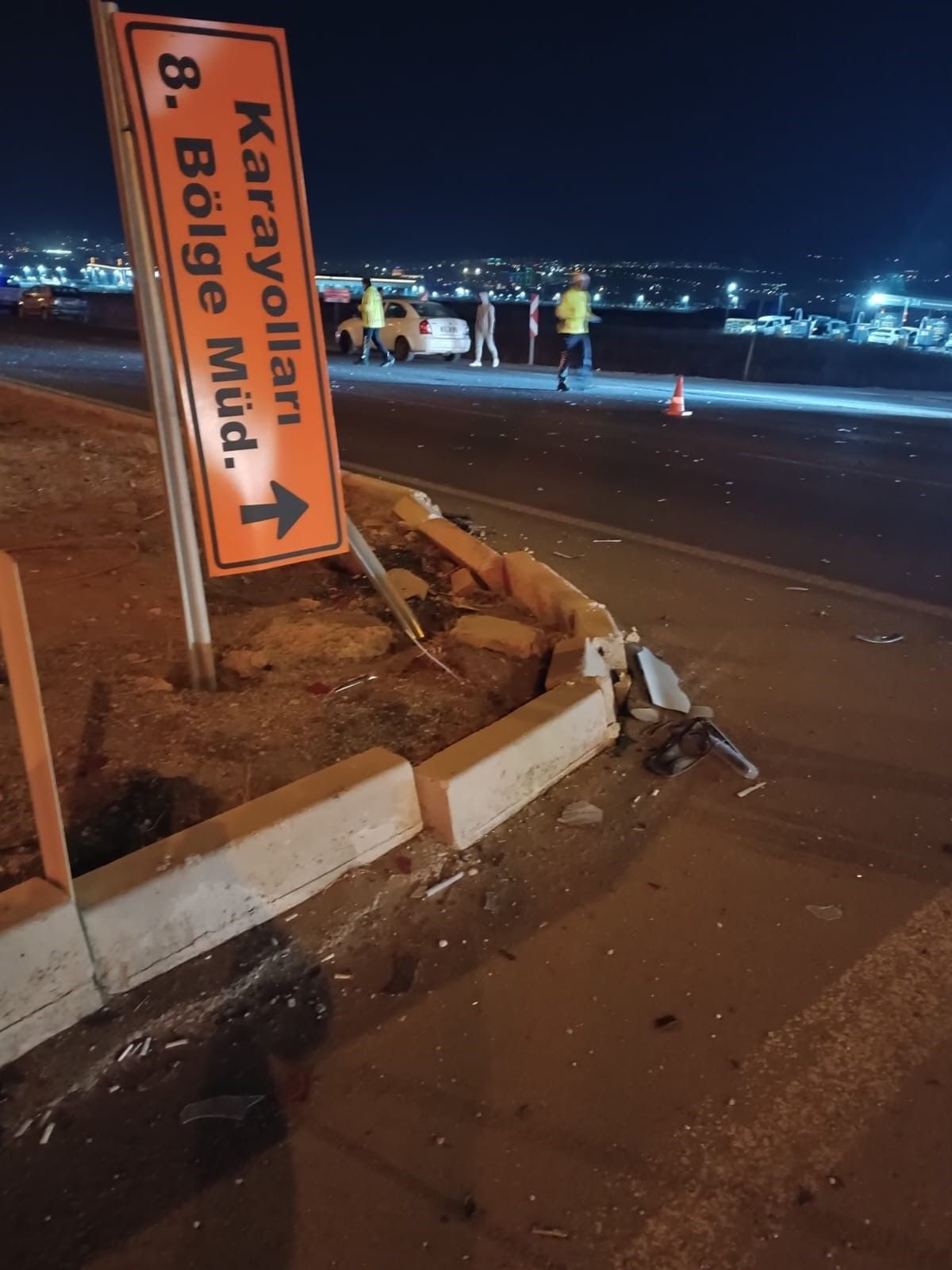 Elazığ'da Refüje Çarpan Araç Takla Attı: 1 Yaralı - Sayfa 5