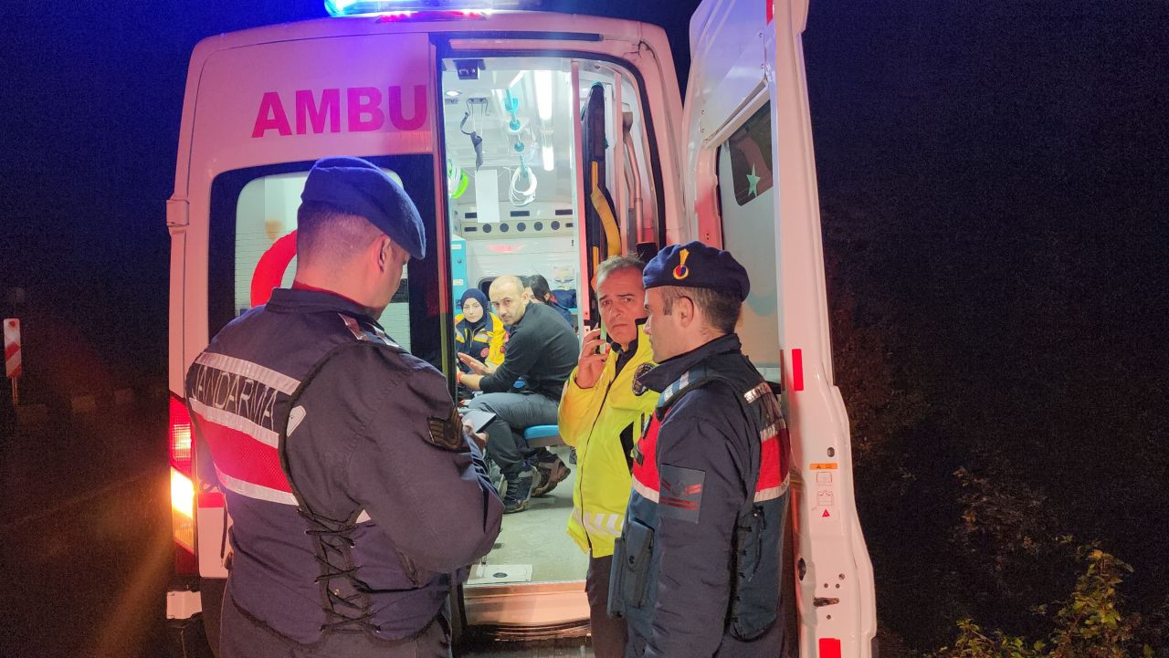 Zonguldak'ta Su Kanalına Devrilen Otomobilde 4 Yaralı - Sayfa 3