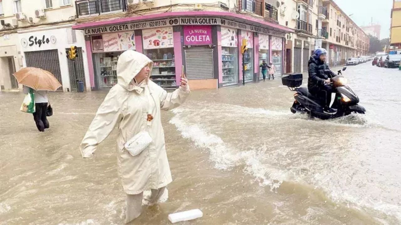 "İspanya'yı Yine Sel Vurdu: Malaga'da 3 Bin Kişi Tahliye Edildi, 8 Bölgeye Kırmızı Alarm!"