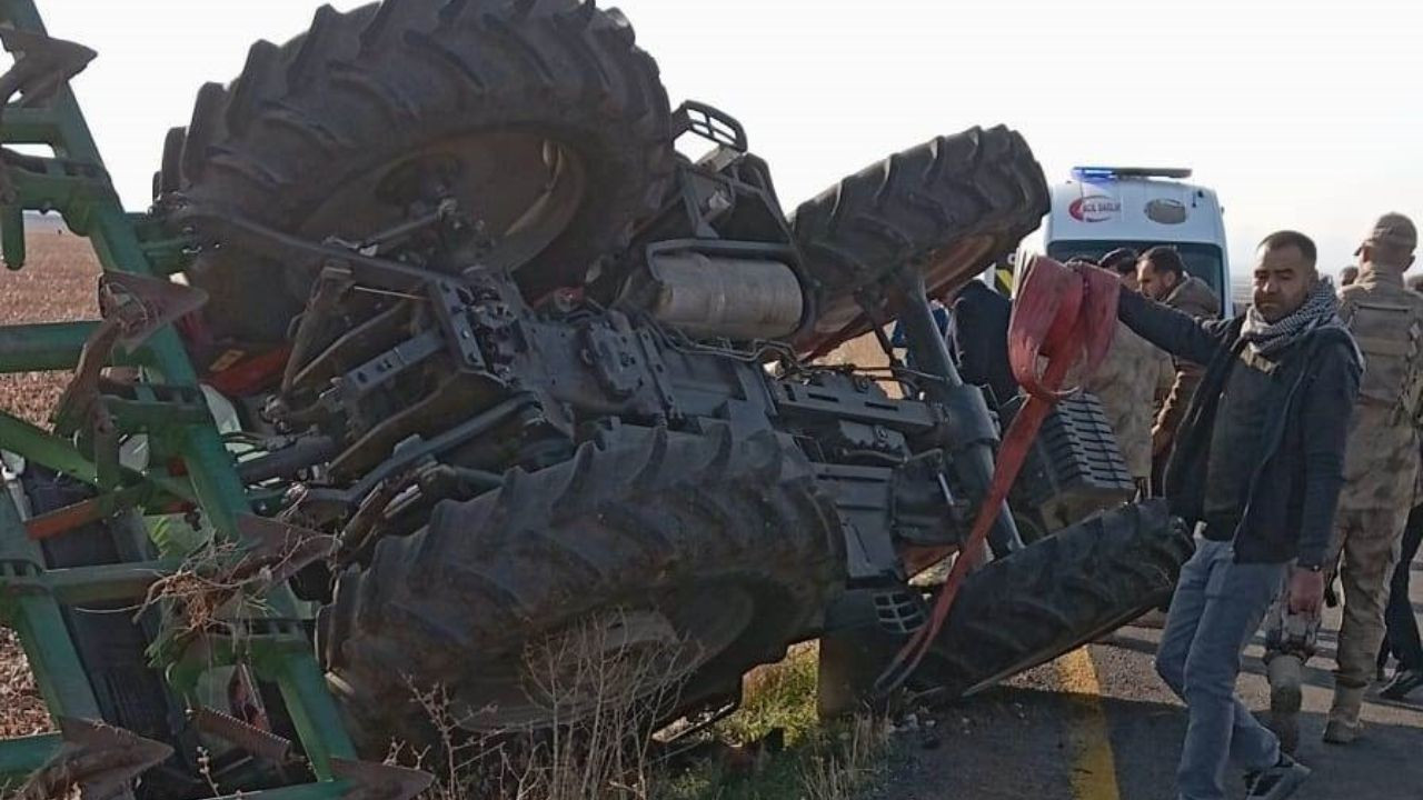 Devrilen Traktörün Altında Kaldı: 1 Ölü