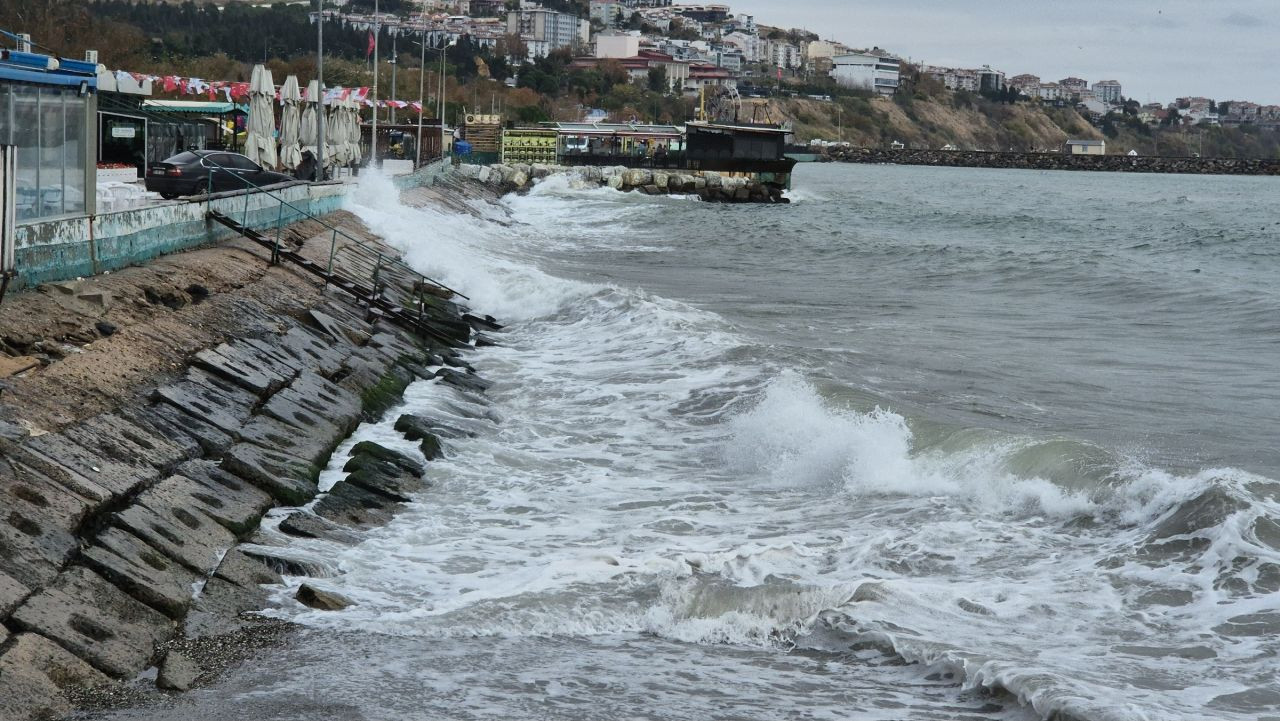 Poyraz şiddetini arttırdı, Marmara da deniz ulaşımına etki ediyor! - Sayfa 3