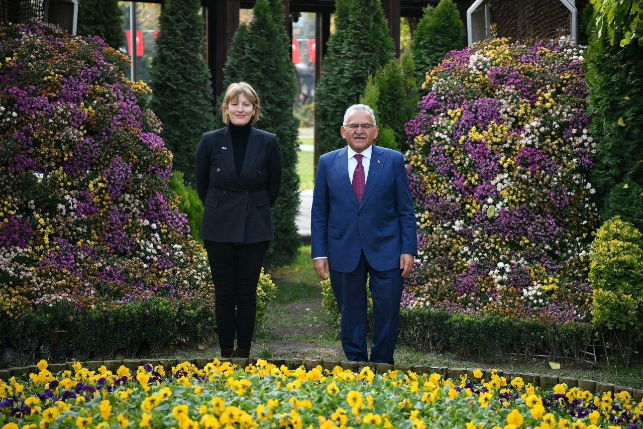 Başkan Büyükkılıç; İngiltere Büyükelçisi Morris'i konuk etti - Sayfa 3