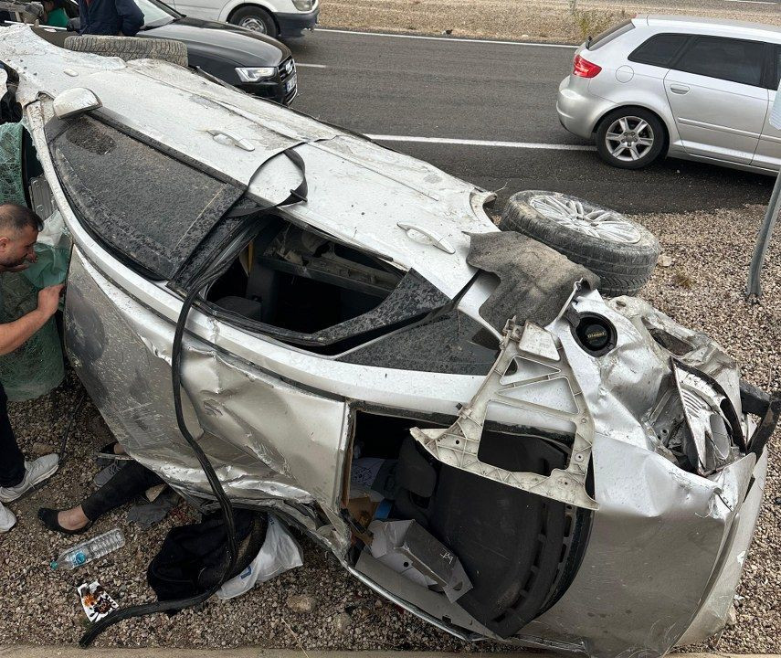 Malatya'da kontrolden çıkan araç şarampole devrildi: 5 yaralı - Sayfa 3