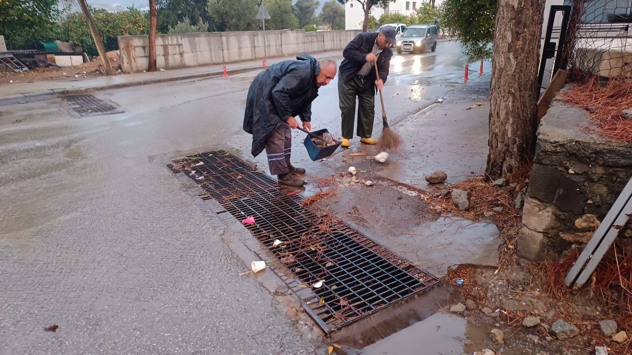 Belediye Ekiplerinden Yağmur Mesaisi: Bodrum'da Su Baskınlarına Karşı Önlemler Alınıyor - Sayfa 4